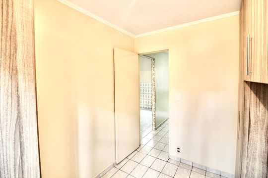 Quarto 2 de apartamento para alugar com 2 quartos, 50m² em Conjunto Habitacional Padre Manoel da Nobrega, São Paulo