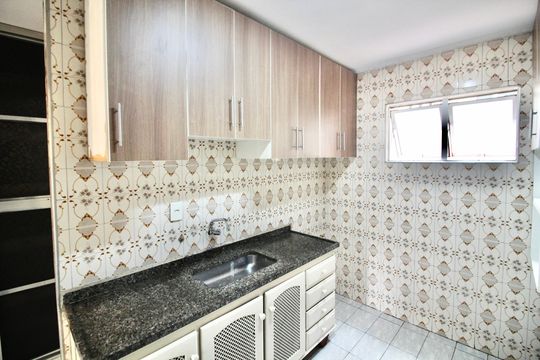 Cozinha de apartamento para alugar com 2 quartos, 50m² em Conjunto Habitacional Padre Manoel da Nobrega, São Paulo
