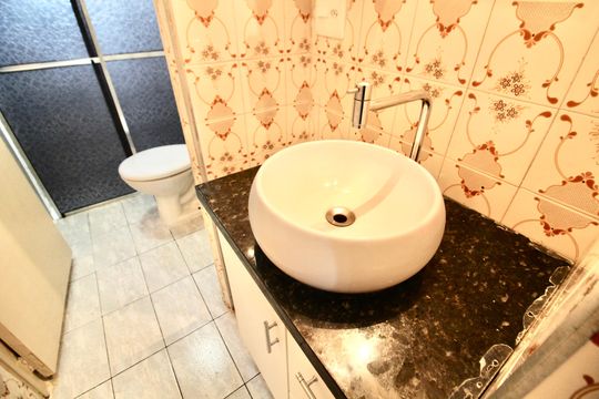 Banheiro de apartamento para alugar com 2 quartos, 50m² em Conjunto Habitacional Padre Manoel da Nobrega, São Paulo
