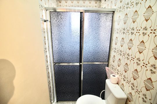 Banheiro de apartamento para alugar com 2 quartos, 50m² em Conjunto Habitacional Padre Manoel da Nobrega, São Paulo