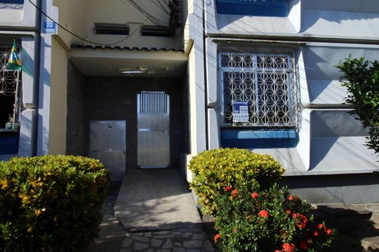 Fachada e portaria de apartamento para alugar com 2 quartos, 57m² em Irajá, Rio de Janeiro