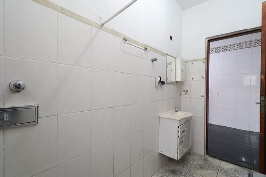 Banheiro 2 de casa para alugar com 1 quarto, 80m² em Vila Anglo Brasileira, São Paulo