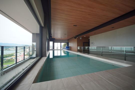 Piscina Coberta de apartamento para alugar com 2 quartos, 78m² em Kobrasol, São José