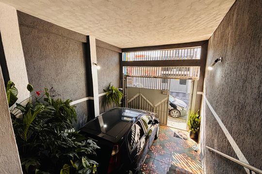 Garagem de casa à venda com 4 quartos, 120m² em Conceicao, Osasco