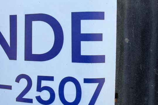 Placa  de casa à venda com 6 quartos, 332m² em Nascentes Imperiais, Contagem