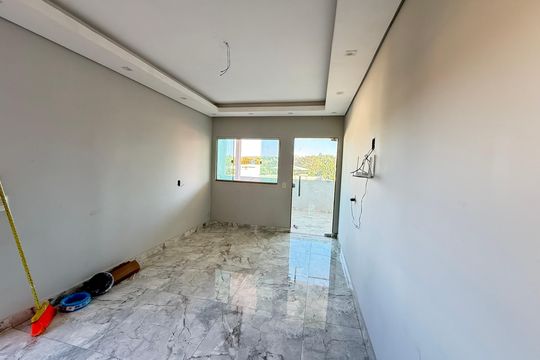 Sala  de casa à venda com 6 quartos, 332m² em Nascentes Imperiais, Contagem