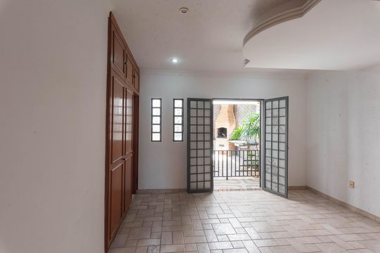 Suíte 1 de casa para alugar com 3 quartos, 220m² em Jardim dos Oliveiras, Campinas