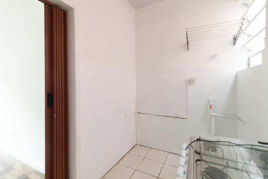 Cozinha de apartamento para alugar com 2 quartos, 46m² em Cristal, Porto Alegre