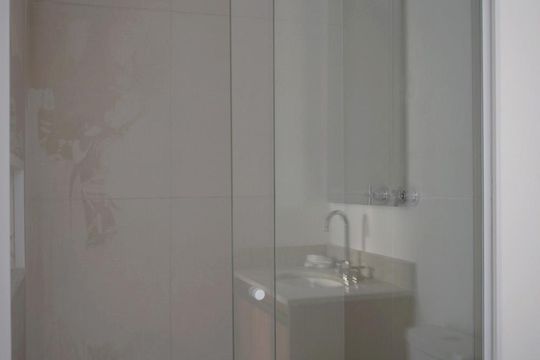 Banheiro de apartamento à venda com 1 quarto, 40m² em Vila Anglo Brasileira, São Paulo