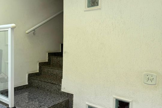 Área externa de casa à venda com 3 quartos, 96m² em Jardim Guairaca, São Paulo