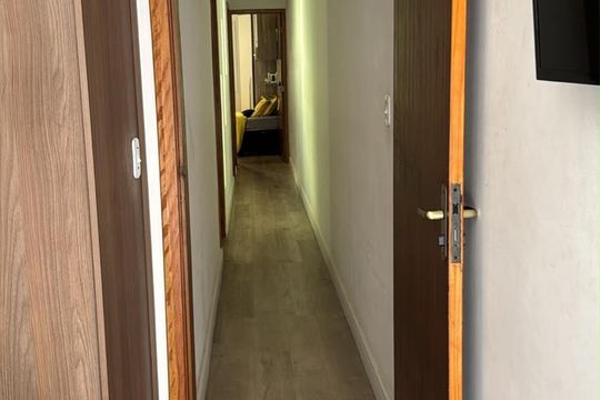Corredor de casa à venda com 3 quartos, 96m² em Jardim Guairaca, São Paulo