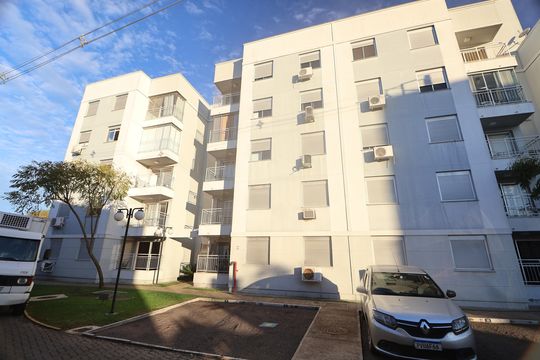 Fachada do bloco de apartamento para alugar com 2 quartos, 47m² em Olaria, Canoas
