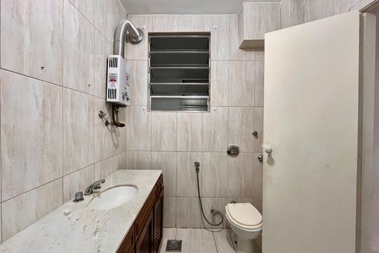 Banheiro de apartamento para alugar com 2 quartos, 80m² em Copacabana, Rio de Janeiro