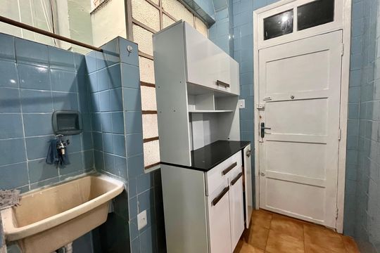 Cozinha de apartamento para alugar com 2 quartos, 80m² em Copacabana, Rio de Janeiro