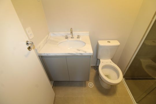 Banheiro de apartamento para alugar com 2 quartos, 70m² em Parque Sao Domingos, São Paulo