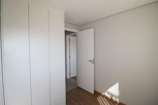 Quarto 1 de apartamento para alugar com 2 quartos, 70m² em Parque Sao Domingos, São Paulo