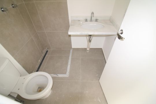Banheiro 2 de apartamento para alugar com 3 quartos, 70m² em Parque Sao Domingos, São Paulo