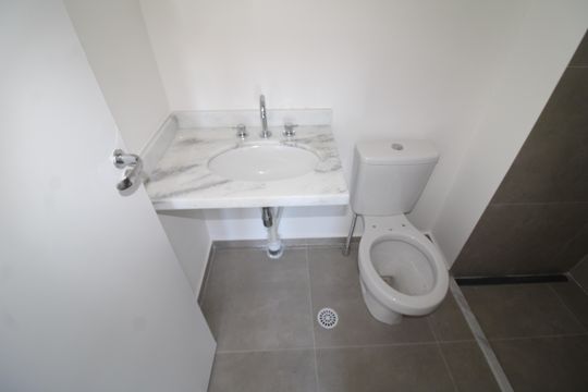 Quarto 1 - Banheiro de apartamento para alugar com 2 quartos, 70m² em Parque Sao Domingos, São Paulo