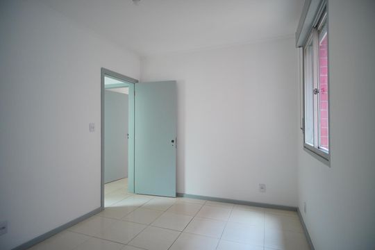 Apartamento à venda com 1 quarto, 42m² em Jardim do Salso, Porto Alegre