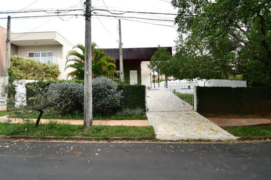 Fachada de casa de condomínio à venda com 3 quartos, 235m² em Parque dos Pomares, Campinas