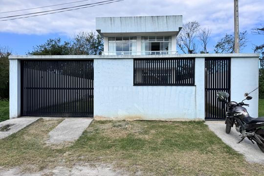 Fachada de casa de condomínio à venda com 3 quartos, 180m² em Vargem Grande, Rio de Janeiro