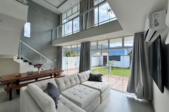 Casa de Condomínio à venda com 3 quartos, 180m² em Vargem Grande, Rio de Janeiro