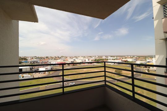 Sacada de apartamento para alugar com 2 quartos, 59m² em Shopping Park, Uberlândia