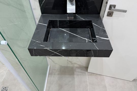 Banheiro de apartamento para alugar com 1 quarto, 39m² em José Menino, Santos