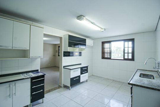 Cozinha de casa para alugar com 3 quartos, 175m² em Jardim Regina, São Paulo