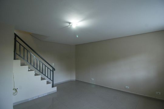 Sala de casa para alugar com 3 quartos, 175m² em Jardim Regina, São Paulo
