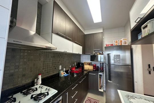 Cozinha de apartamento à venda com 2 quartos, 56m² em Vila Iracema, Barueri
