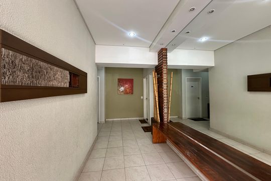 Hall de entrada de apartamento à venda com 2 quartos, 56m² em Vila Iracema, Barueri