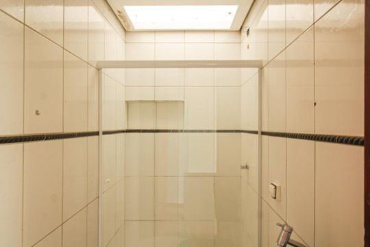 Banheiro de apartamento para alugar com 1 quarto, 50m² em Vila Itaberaba, São Paulo
