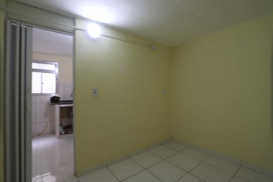 Quarto 2 de apartamento para alugar com 2 quartos, 45m² em Jardim Sapopemba, São Paulo