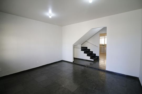 Casa para alugar com 3 quartos, 209m² em Taquara, Rio de Janeiro