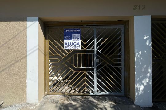 Fachada+Placa de casa para alugar com 2 quartos, 40m² em Vila Santa Teresa, São Paulo