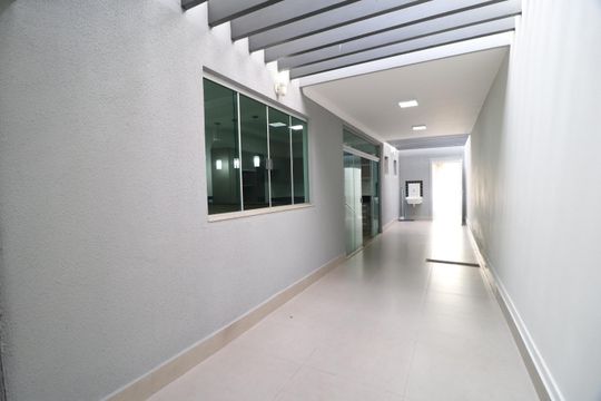 Corredor de casa para alugar com 3 quartos, 231m² em Tabajaras, Uberlândia