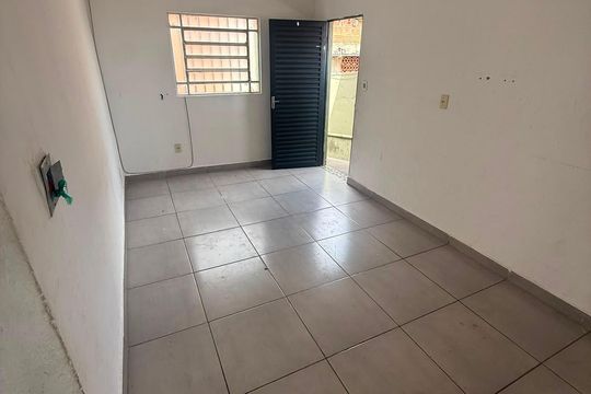Sala de casa para alugar com 2 quartos, 40m² em Santa Monica, Belo Horizonte