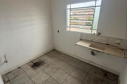 Cozinha de casa para alugar com 2 quartos, 40m² em Santa Monica, Belo Horizonte