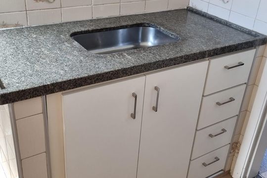 Cozinha de apartamento para alugar com 2 quartos, 45m² em Jardim São Vicente, Campinas