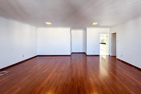 Apartamento para alugar com 3 quartos, 135m² em Cerqueira César, São Paulo