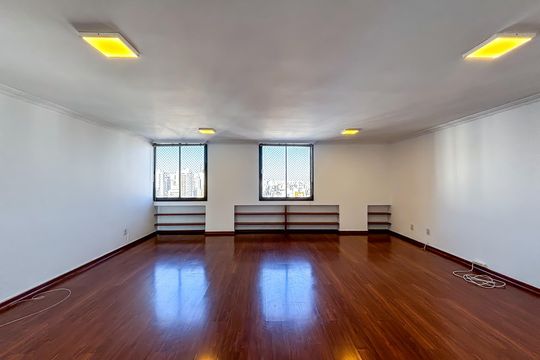 Apartamento para alugar com 3 quartos, 135m² em Cerqueira César, São Paulo