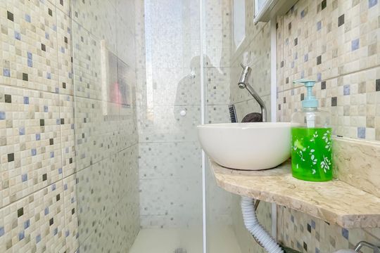 Banheiro de casa à venda com 2 quartos, 360m² em Bussocaba, Osasco