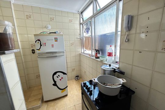 Cozinha de apartamento à venda com 2 quartos, 56m² em Jardim Sulacap, Rio de Janeiro