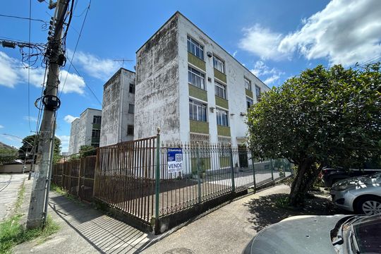 Fachada do bloco de apartamento à venda com 2 quartos, 56m² em Jardim Sulacap, Rio de Janeiro