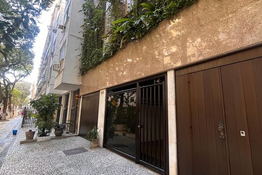 Fachada de apartamento para alugar com 3 quartos, 230m² em Copacabana, Rio de Janeiro