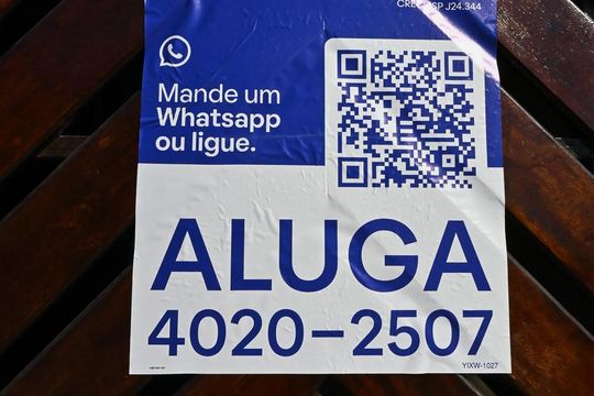 Fachada de casa para alugar com 2 quartos, 80m² em Jardim Paris, São Paulo