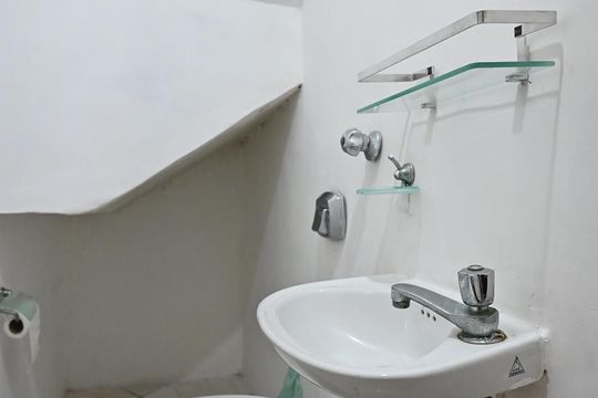 Lavabo de casa para alugar com 2 quartos, 80m² em Jardim Paris, São Paulo