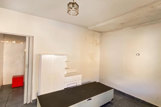 Quarto  de casa à venda com 2 quartos, 252m² em Parque Paineiras, São Paulo