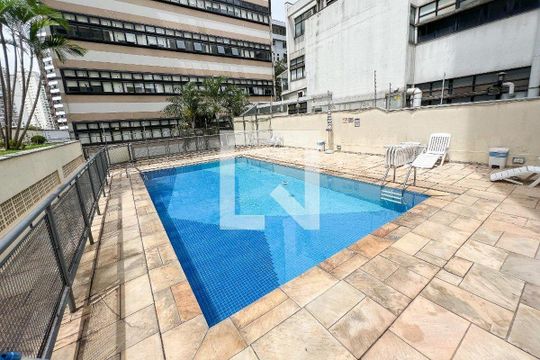 Piscina de apartamento à venda com 2 quartos, 70m² em Vila Romana, São Paulo